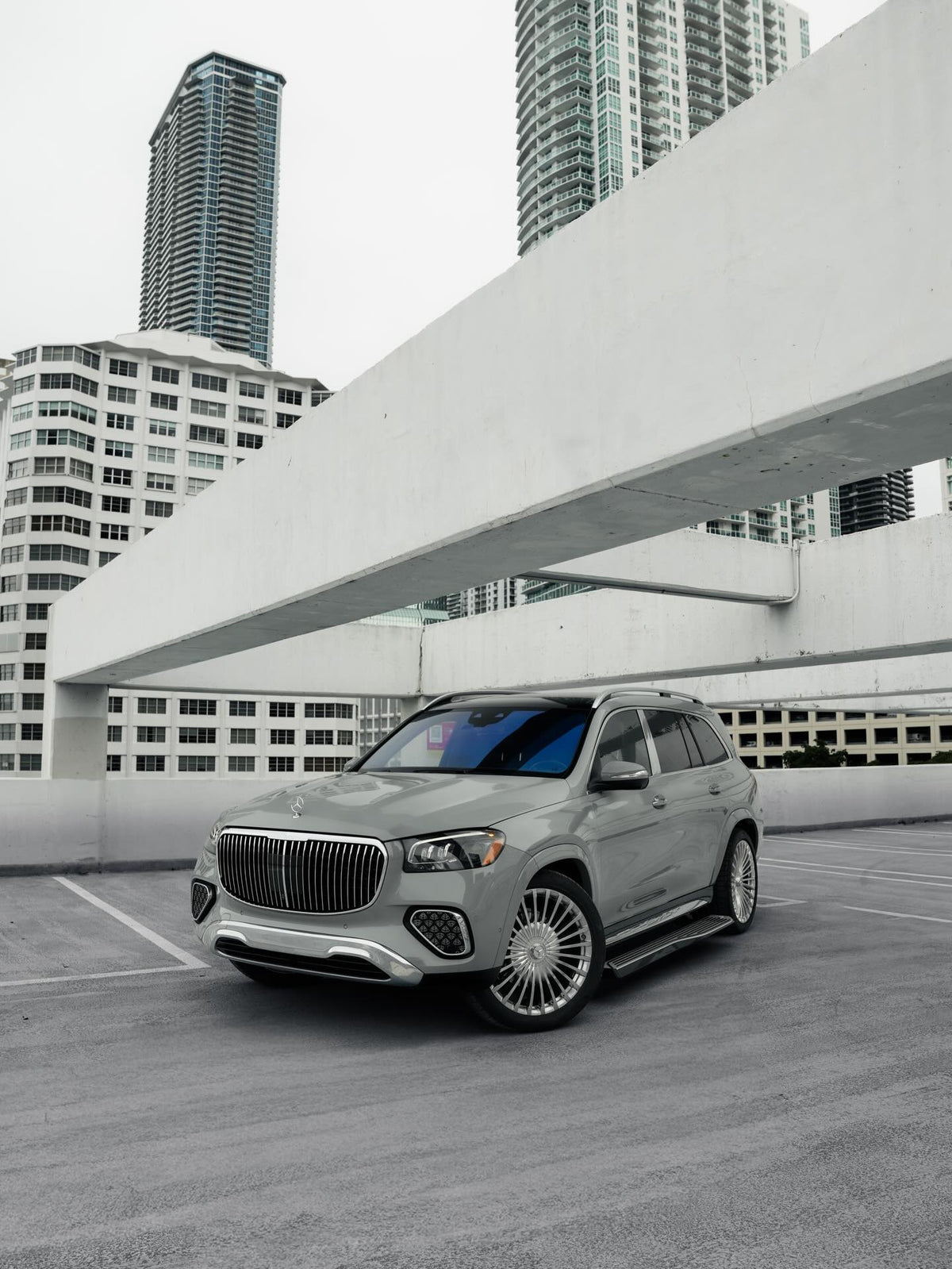 Mercedes Benz GLS600 Grey